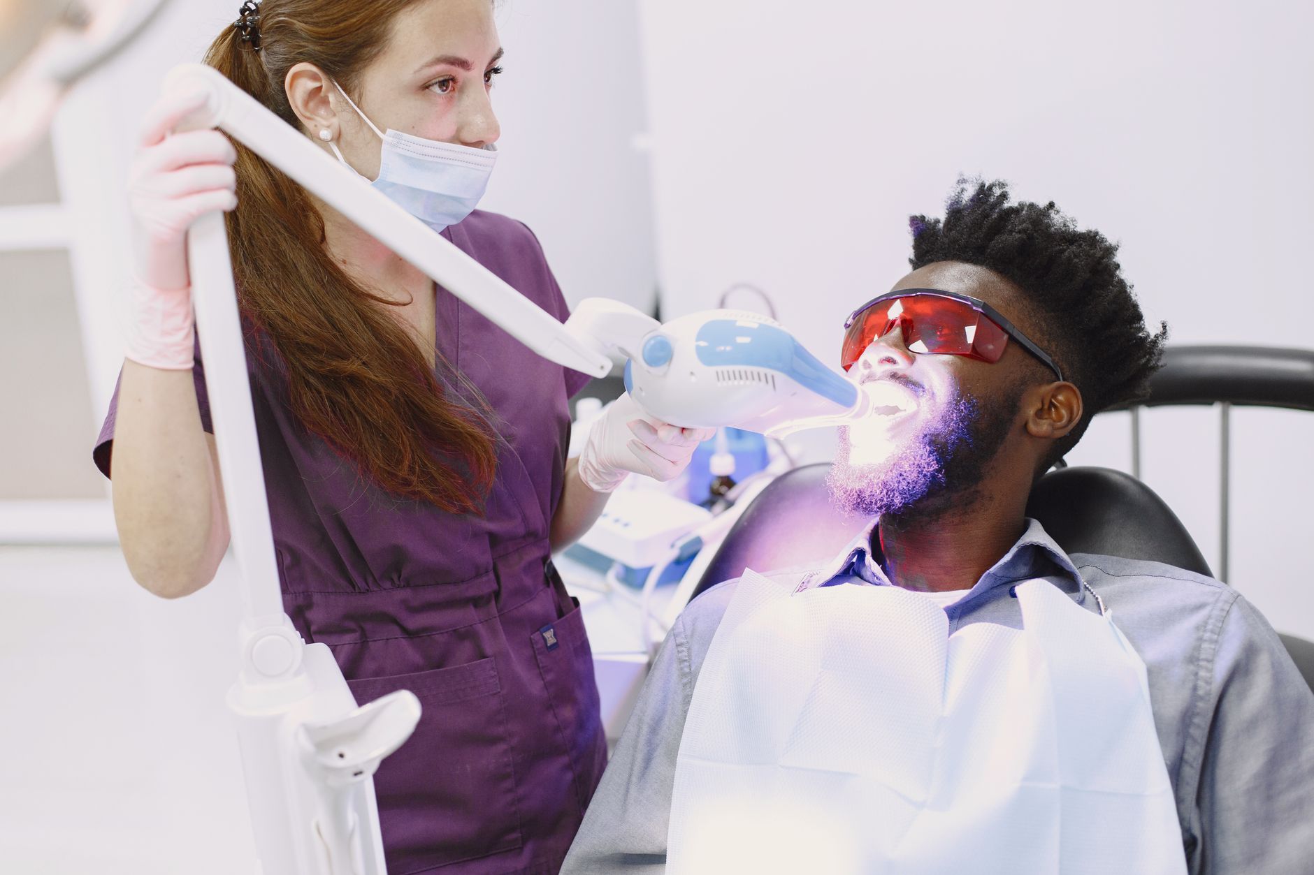 What Are the Steps Involved in a Teeth Whitening Procedure?