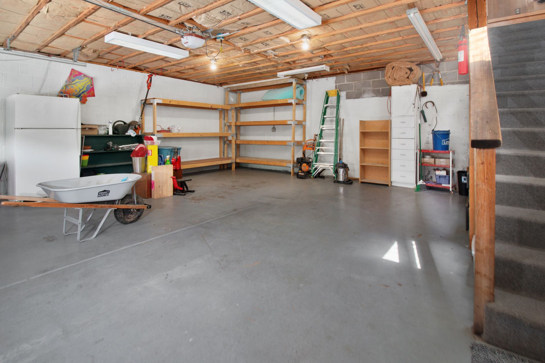 10 Effective Ways to Organize Your Garage Space
