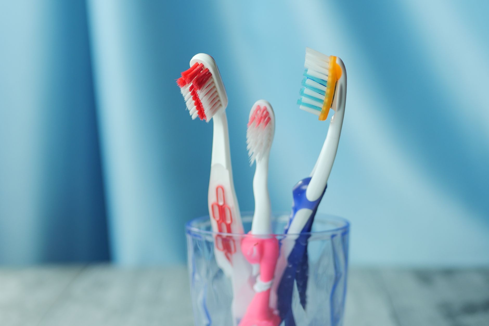 Finding the Best Toothbrush for Sensitive Teeth: What to Know