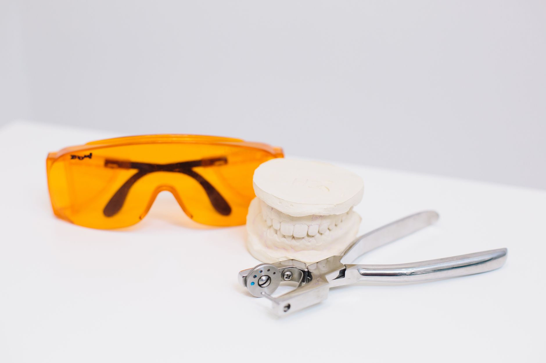Understanding the Differences Between Crowns and Veneers