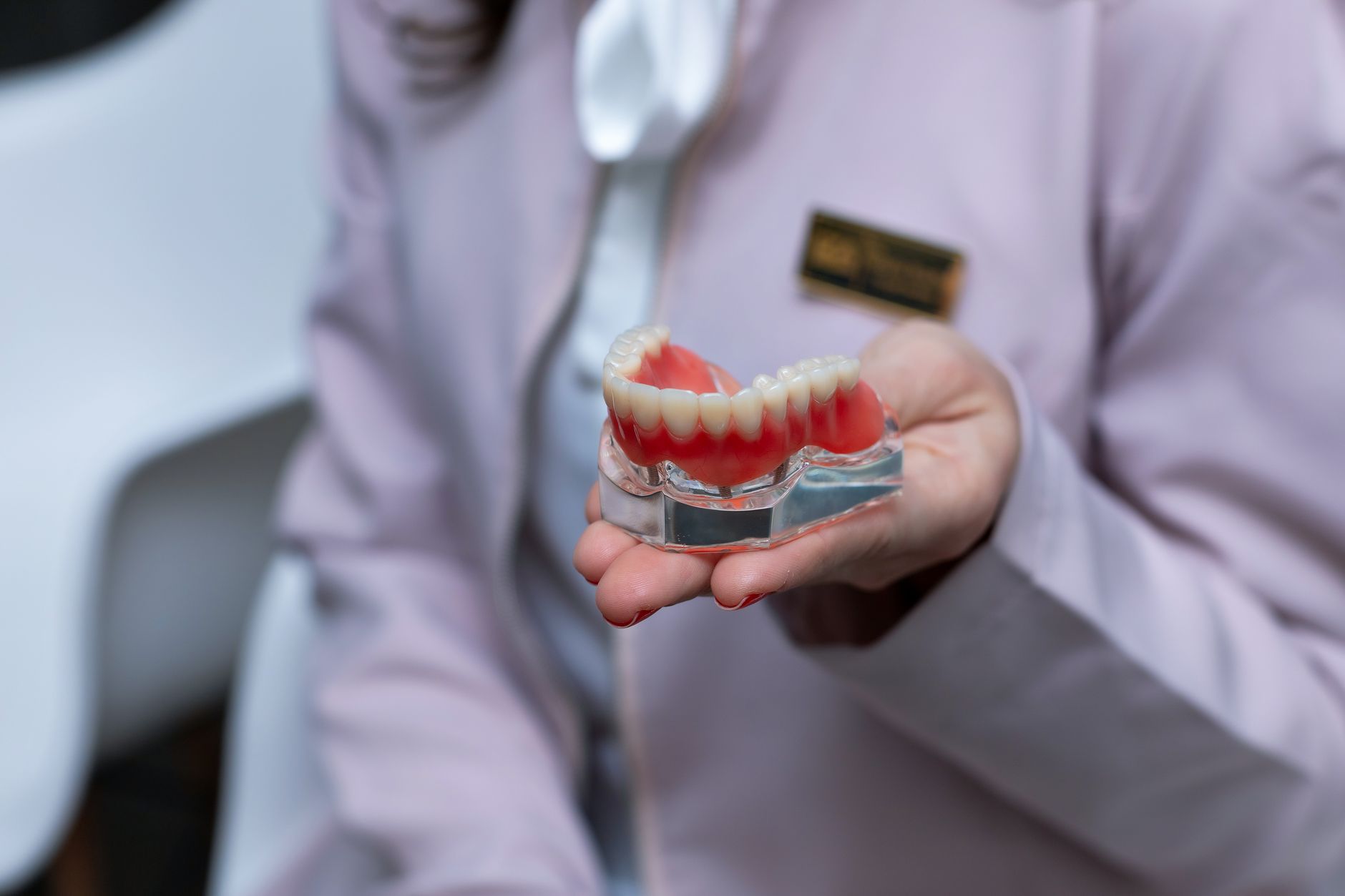 Restoring Your Smile: A Practical Guide to Dentures, Veneers, and Finding the Right Dental Care